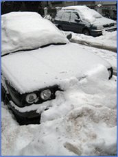 Stadt-Autos im Schnee, Link Schneewinter-Foto-Galerie